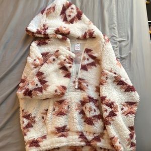 quarter zip sherpa, barley worn. perfect condition. very soft and warm.
